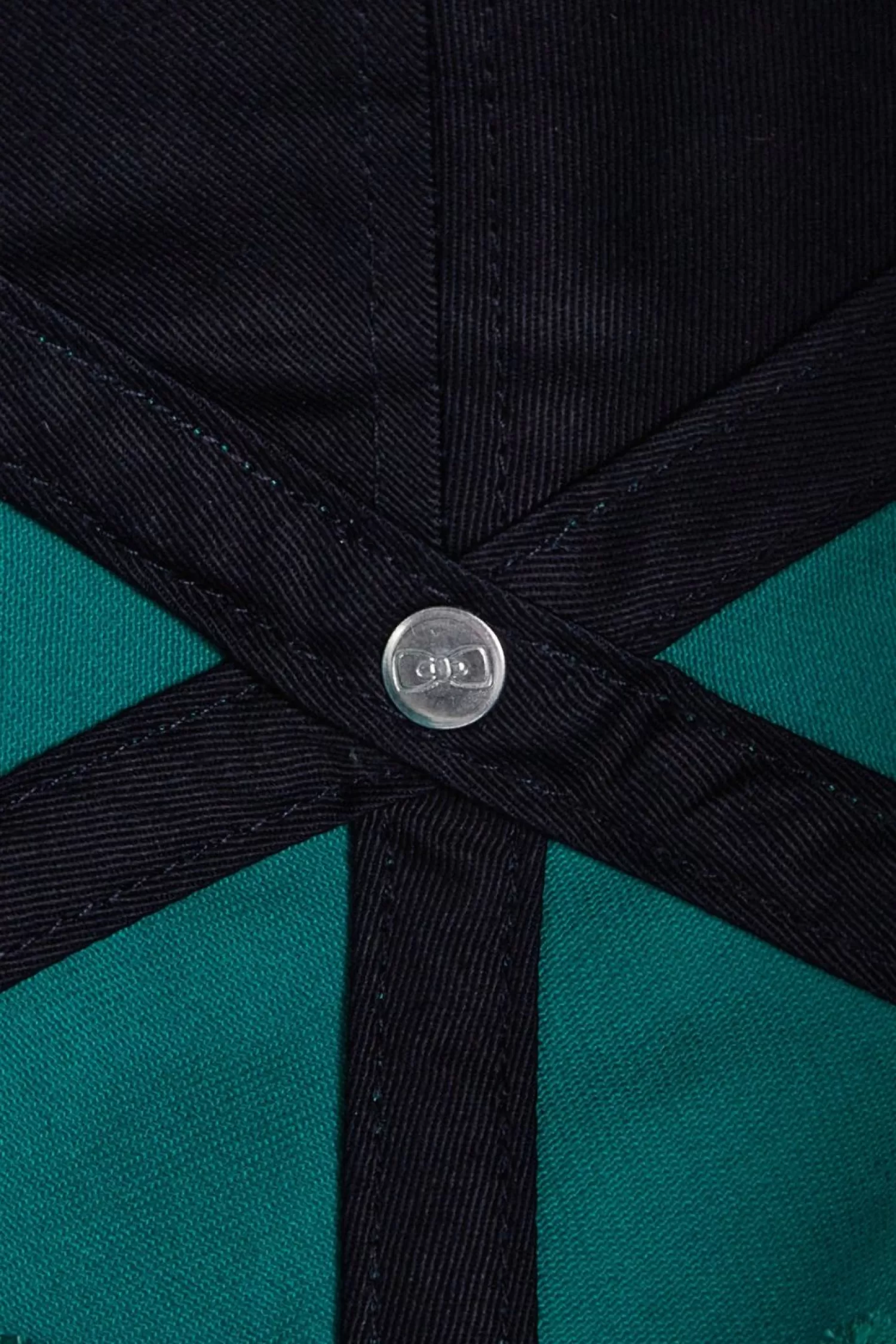 casquette_verte_en_toile_de_coton_broderie_noeud_papillon_3.webp Eden Park Casquette Verte En Toile De Coton Broderie Noeud Papillon-Homme Casquettes