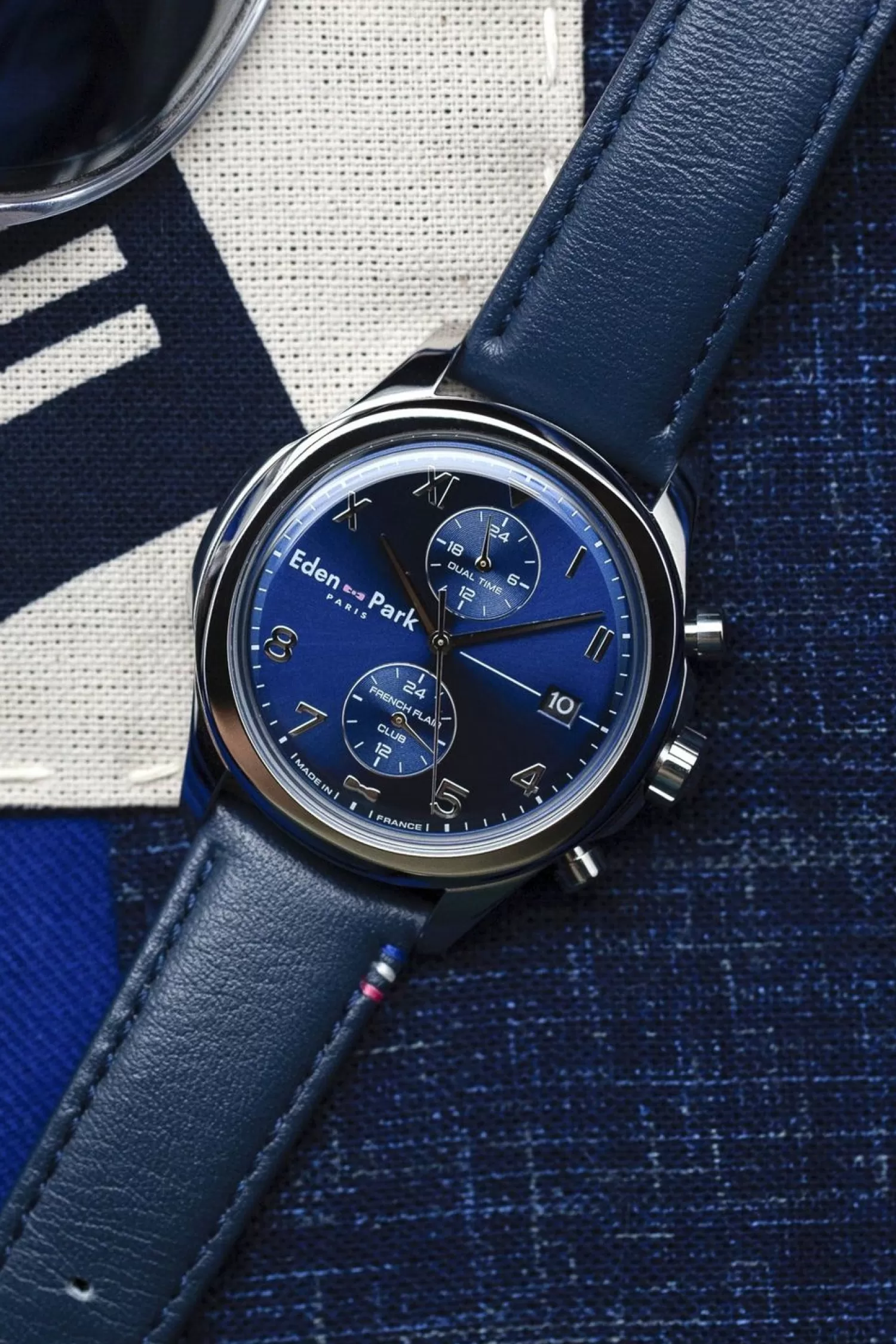 montre_a_quartz_dual_time_en_cuir_bleu_fonce_2.webp Eden Park Montre A Quartz Dual Time En Cuir Bleu Fonce-Homme Montre