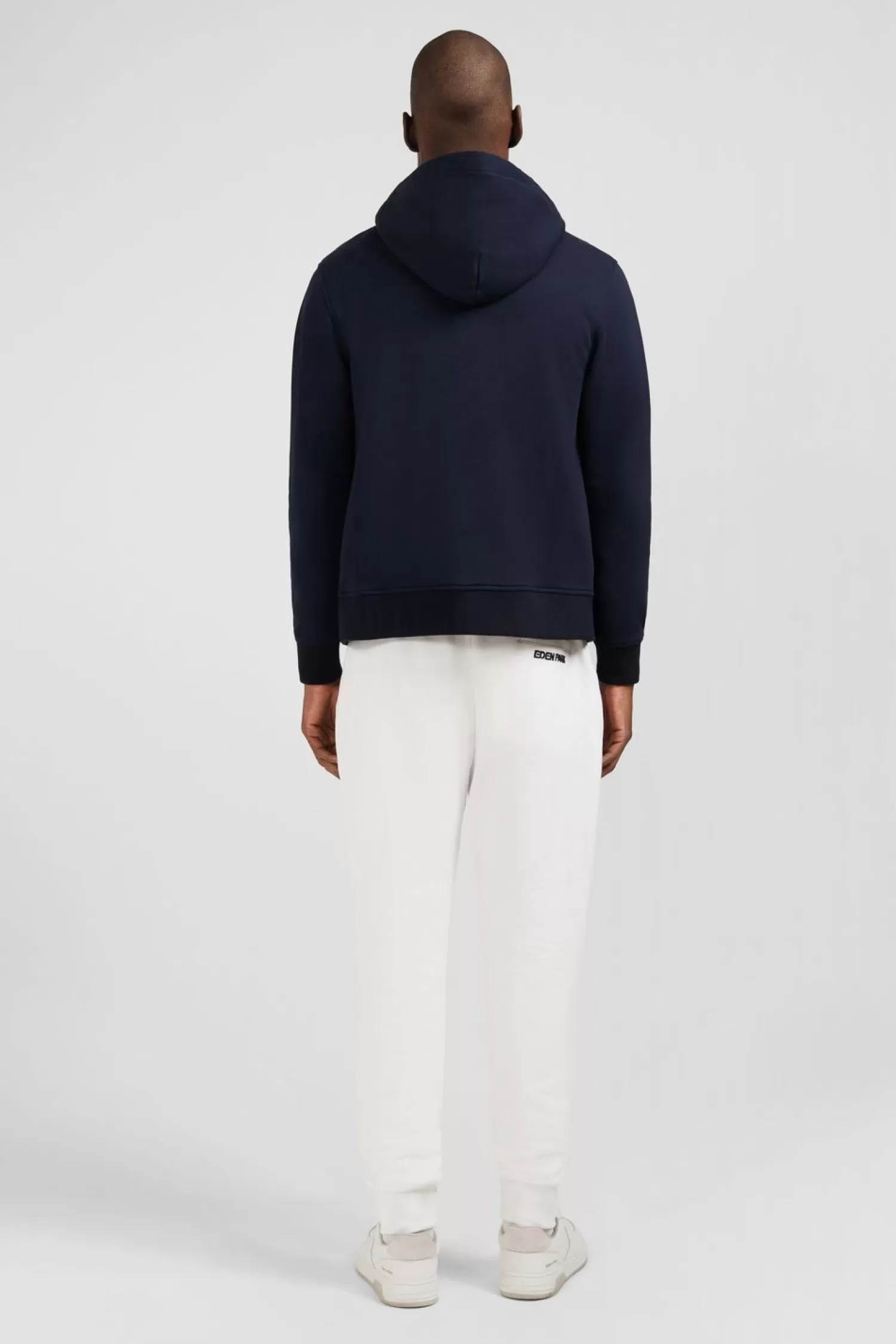 sweatshirt_a_capuche_en_molleton_marine_embleme_noeud_papillon_5.webp Eden Park Sweatshirt A Capuche En Molleton Marine Embleme Noeud Papillon-Homme Sweats