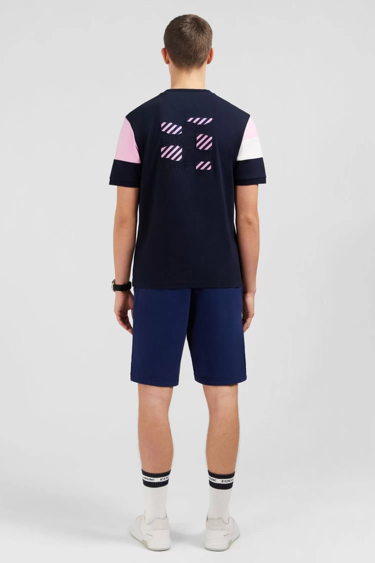 tshirt_manches_courtes_marine_en_coton_embleme_noeud_papillon_5.webp Eden Park T-Shirt Manches Courtes Marine En Coton Embleme Noeud Papillon-Homme T-Shirts