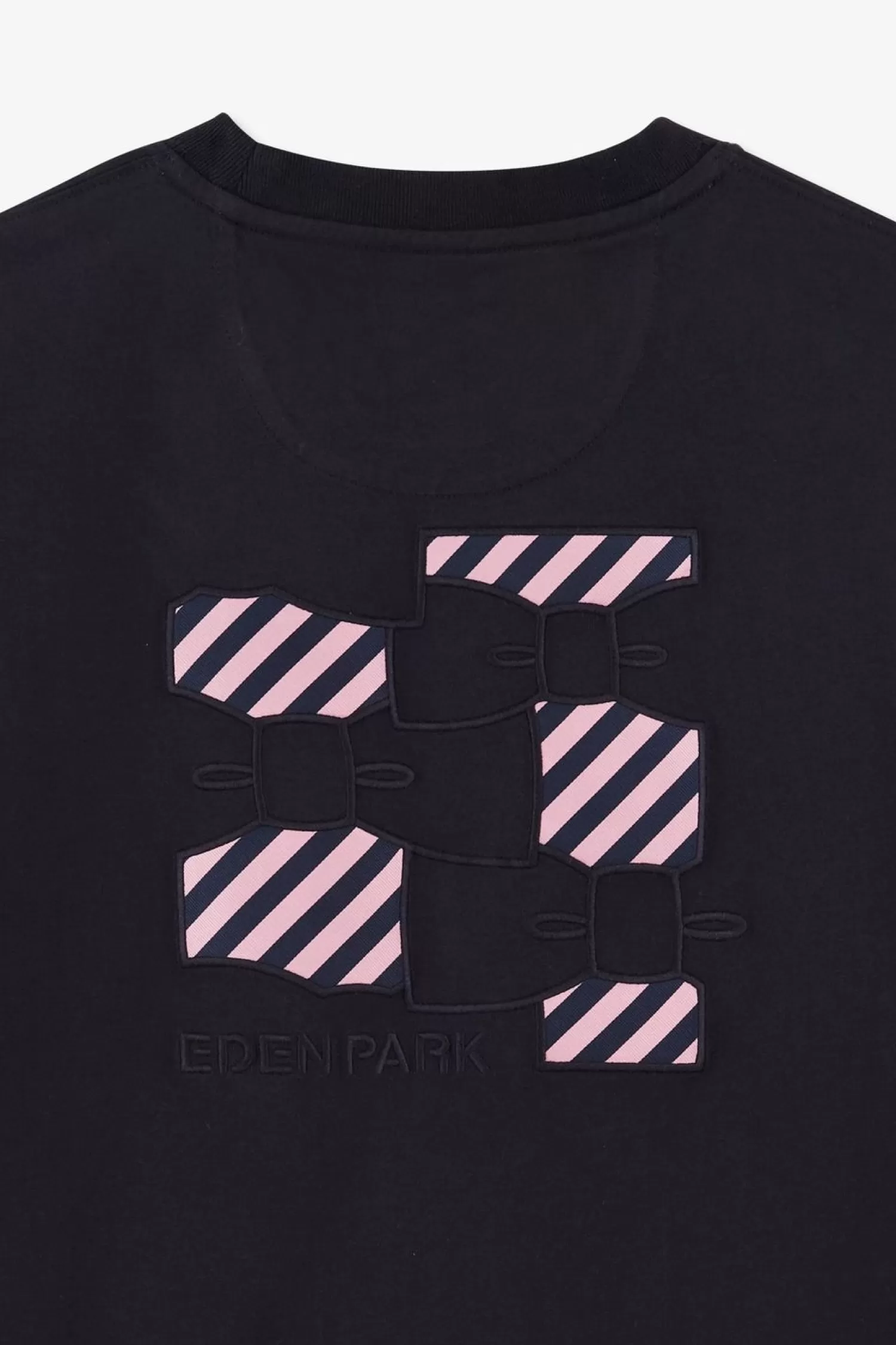 tshirt_manches_courtes_marine_en_coton_embleme_noeud_papillon_7.webp Eden Park T-Shirt Manches Courtes Marine En Coton Embleme Noeud Papillon-Homme T-Shirts