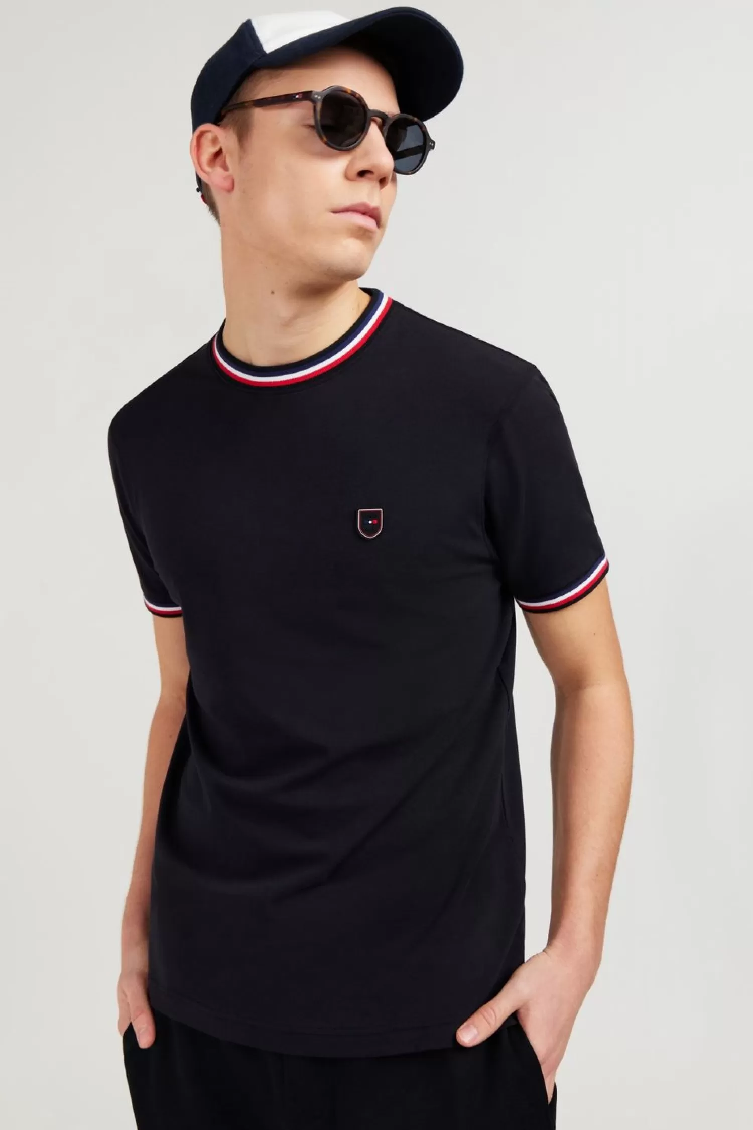 tshirt_noir_a_manches_courtes_2.webp Eden Park T-Shirt Noir A Manches Courtes-Homme T-Shirts