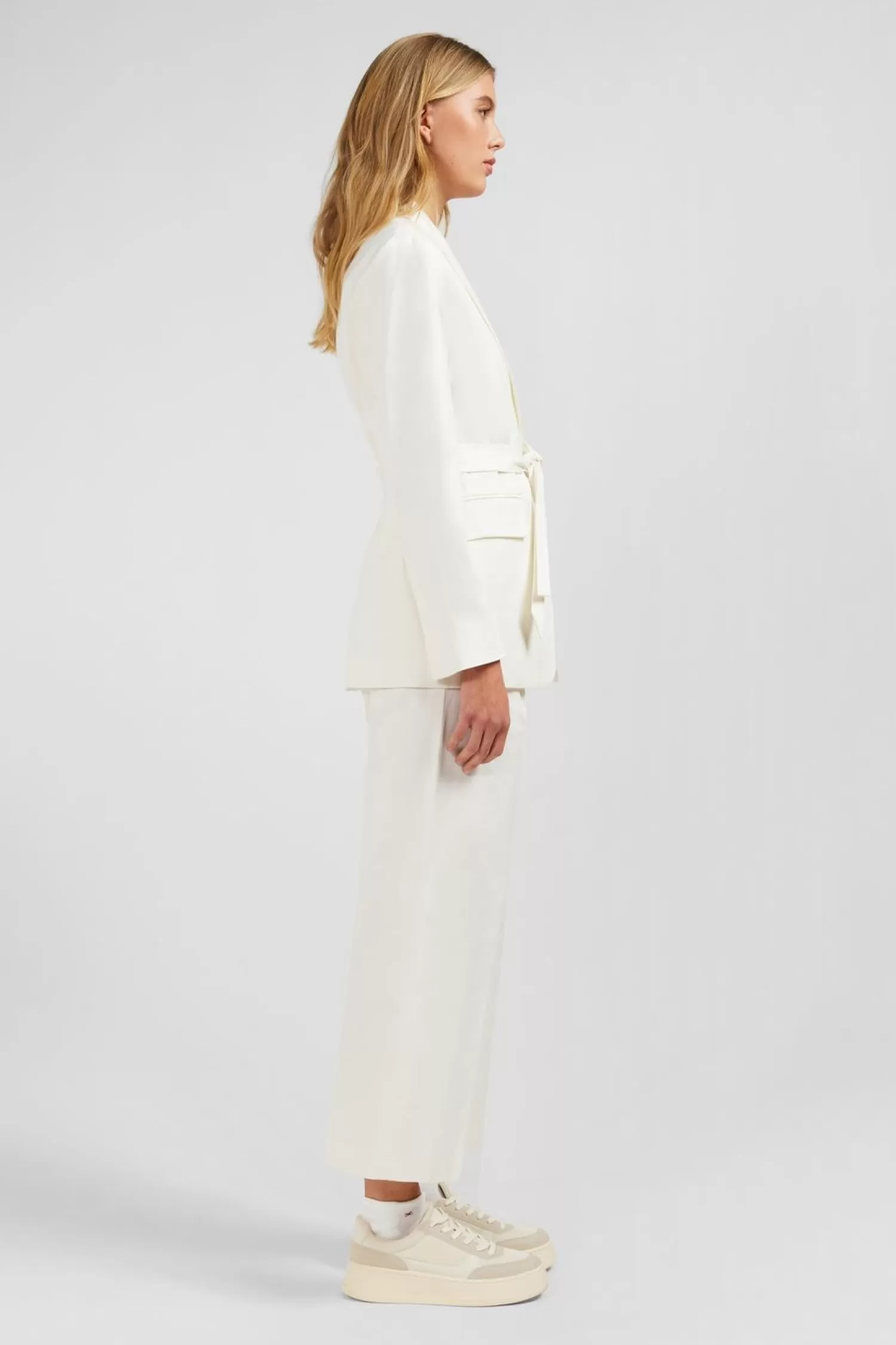 veste_blazer_ecrue_ceinturee_en_coton_stretch_3.webp Eden Park Veste Blazer Ecrue Ceinturee En Coton Stretch-Femme Vestes